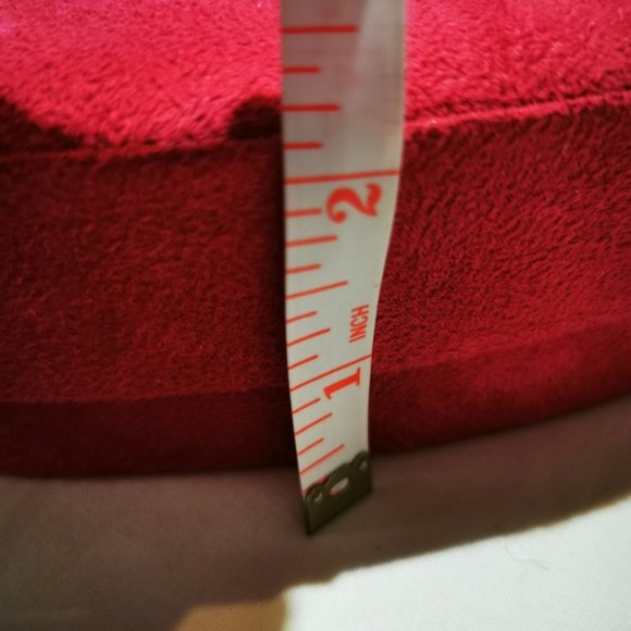 Laura Secord Heart Shaped Pink Velvet Chocolate Box with Bow - Picture 15 of 16